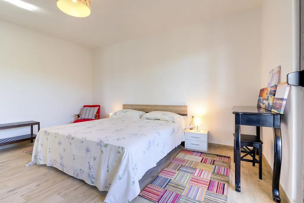 Apartments Ester Victoria Medolino