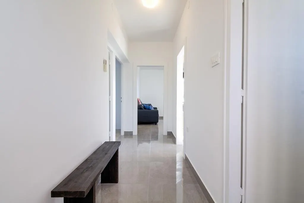 Apartments Ester Victoria Medolino