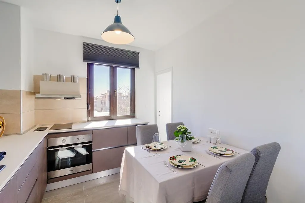 Apartments Ester Victoria Medolino